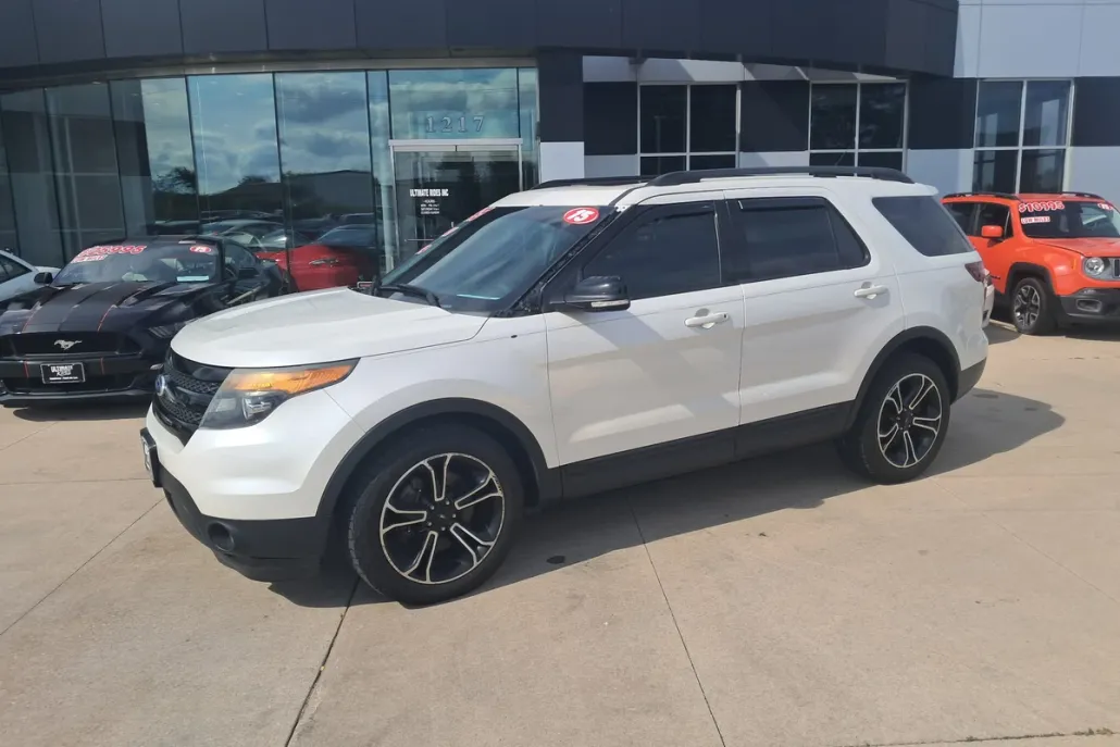2015 Ford Explorer Sport photo 1