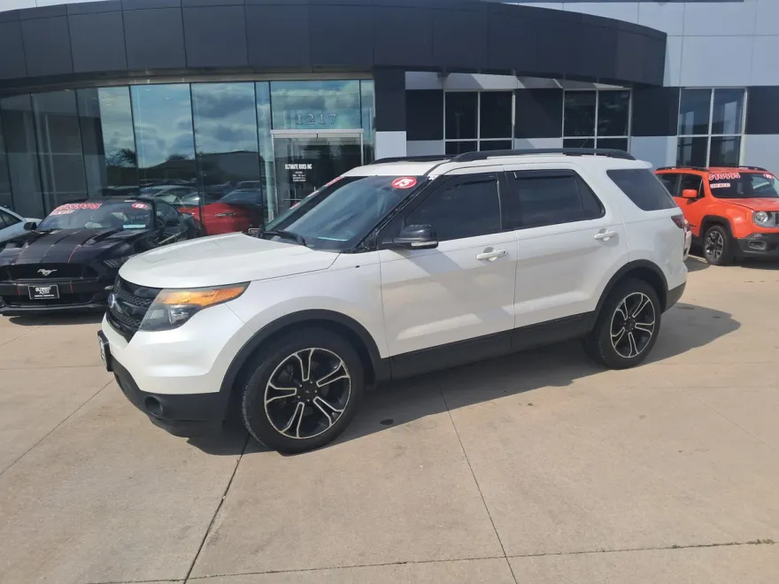 2015 Ford Explorer Sport photo 1