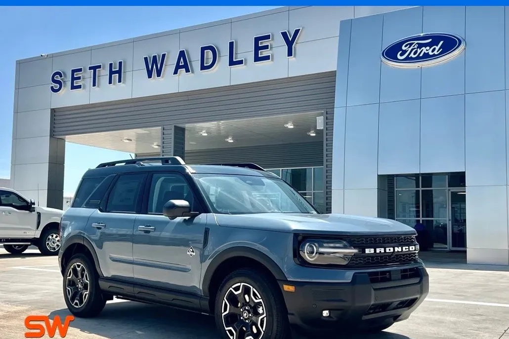 2025 Ford Bronco Sport Outer Banks photo 1