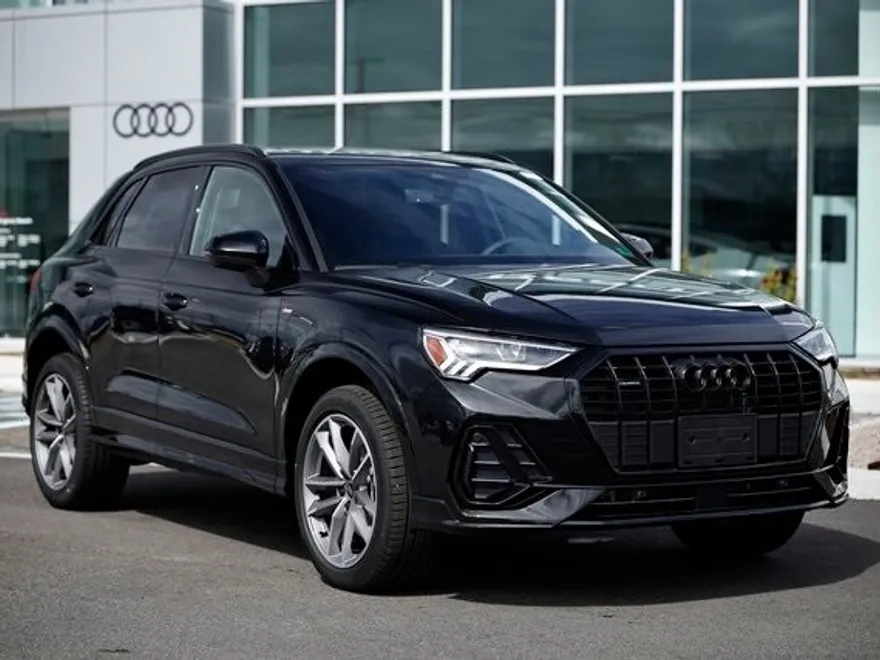 2025 Audi Q3 S line Premium photo 1