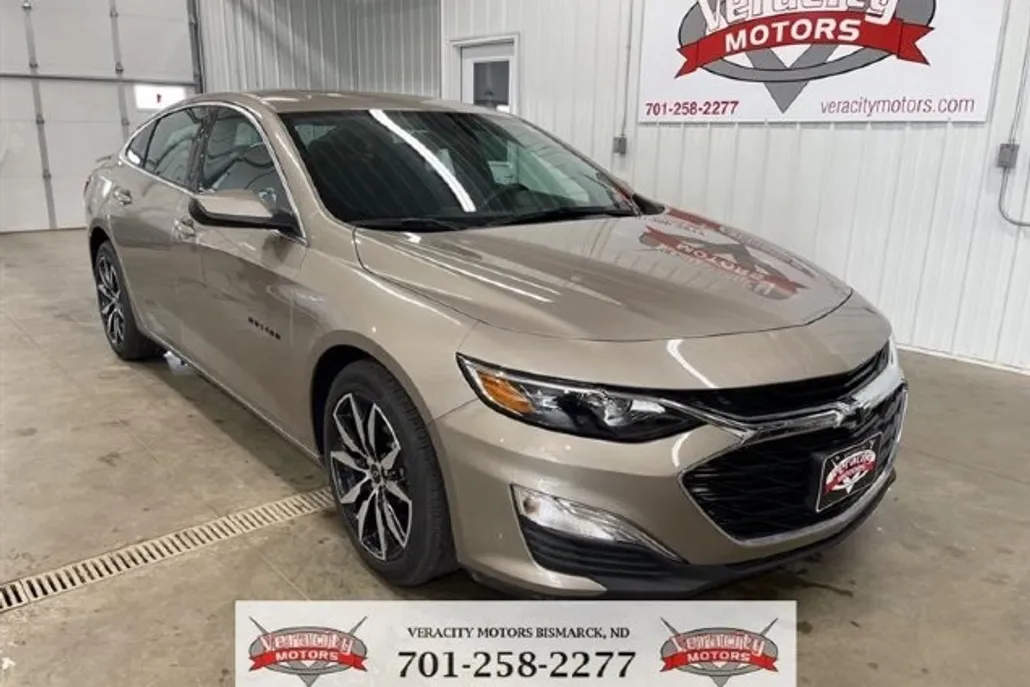 2022 Chevrolet Malibu RS photo 1