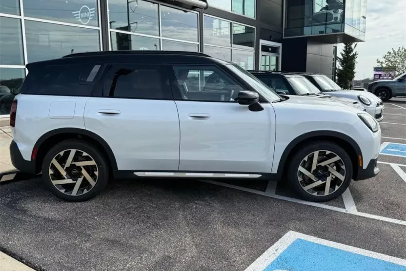 2025 Mini Countryman ALL4 S photo 1