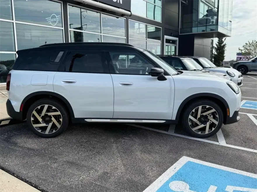 2025 Mini Countryman ALL4 S photo 1