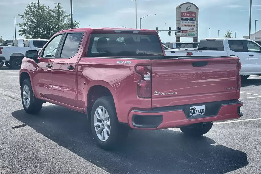 2025 Chevrolet Silverado 1500 Custom photo 1