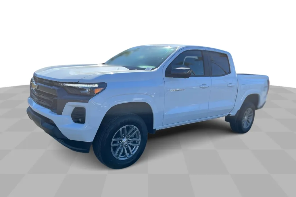 2024 Chevrolet Colorado LT photo 1