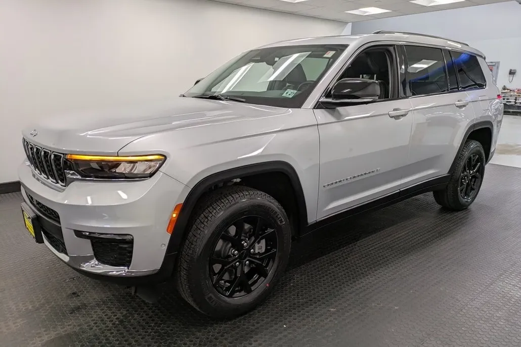 2022 Jeep Grand Cherokee Limited photo 1