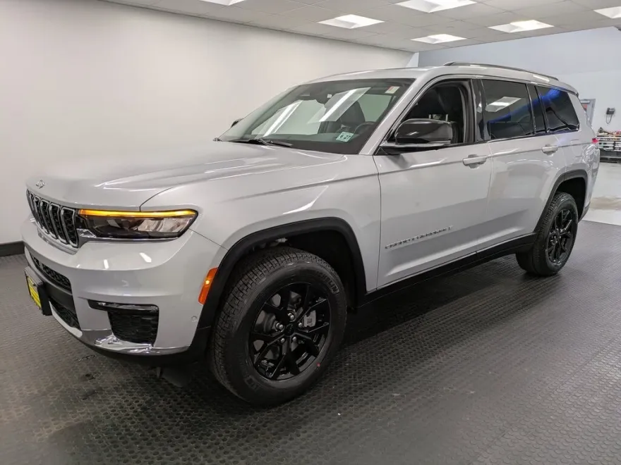 2022 Jeep Grand Cherokee Limited photo 1