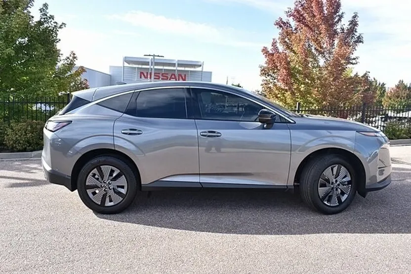 2025 Nissan Murano SL photo 1