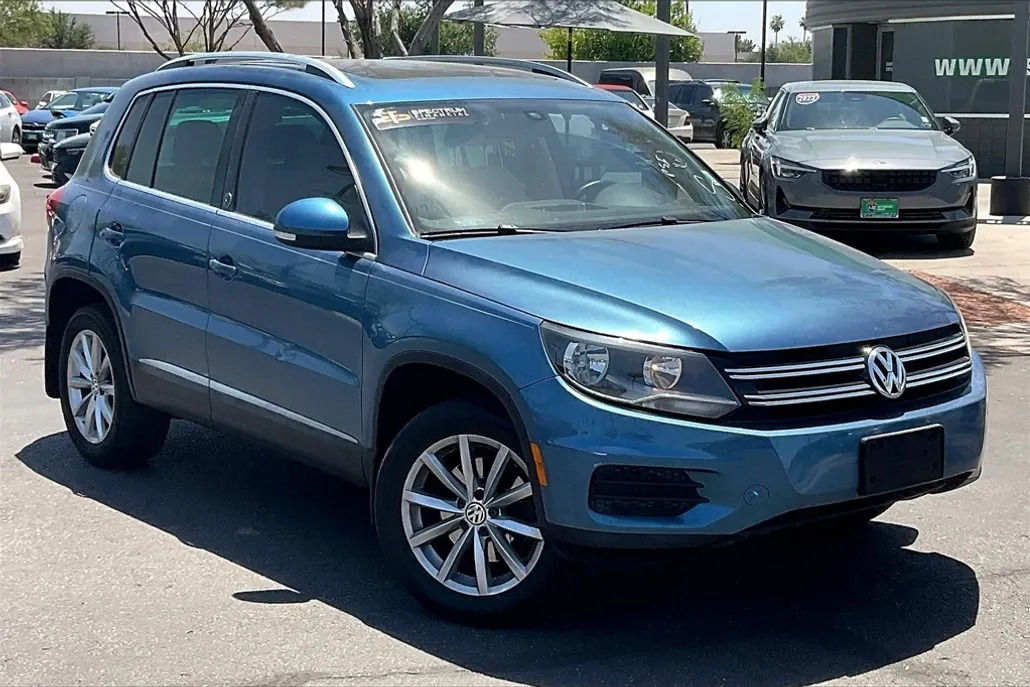 2017 Volkswagen Tiguan Wolfsburg Edition photo 1