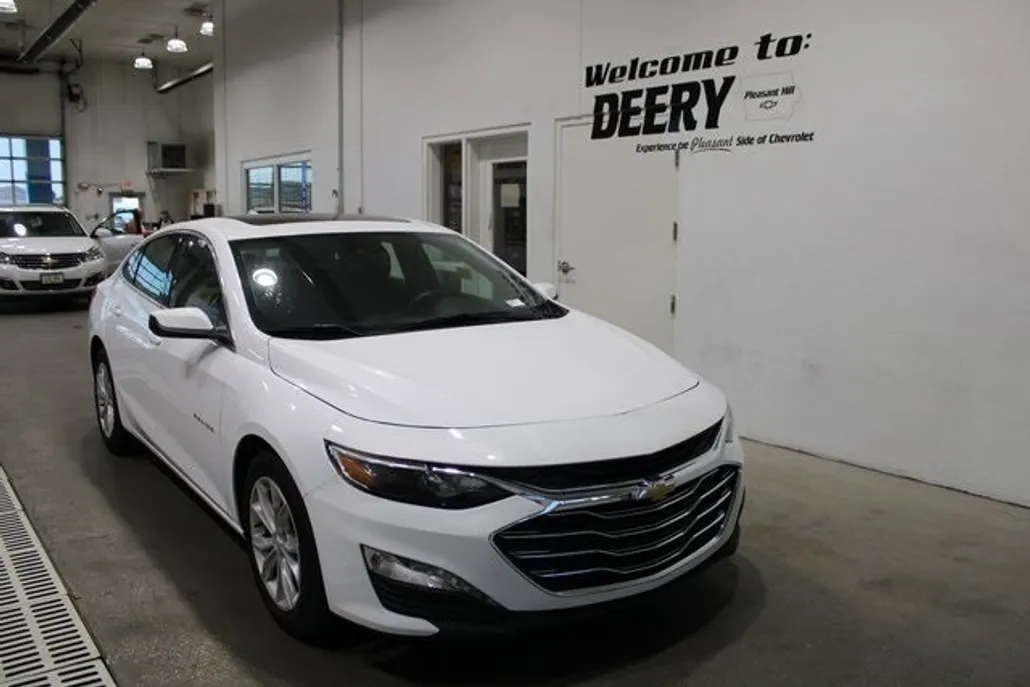 2024 Chevrolet Malibu 1LT photo 1