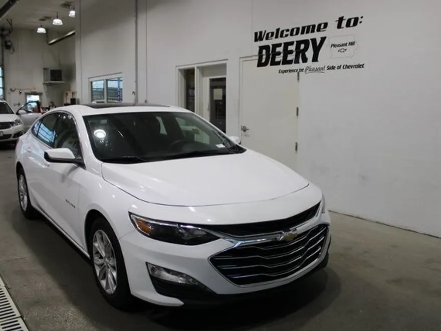 2024 Chevrolet Malibu 1LT photo 1