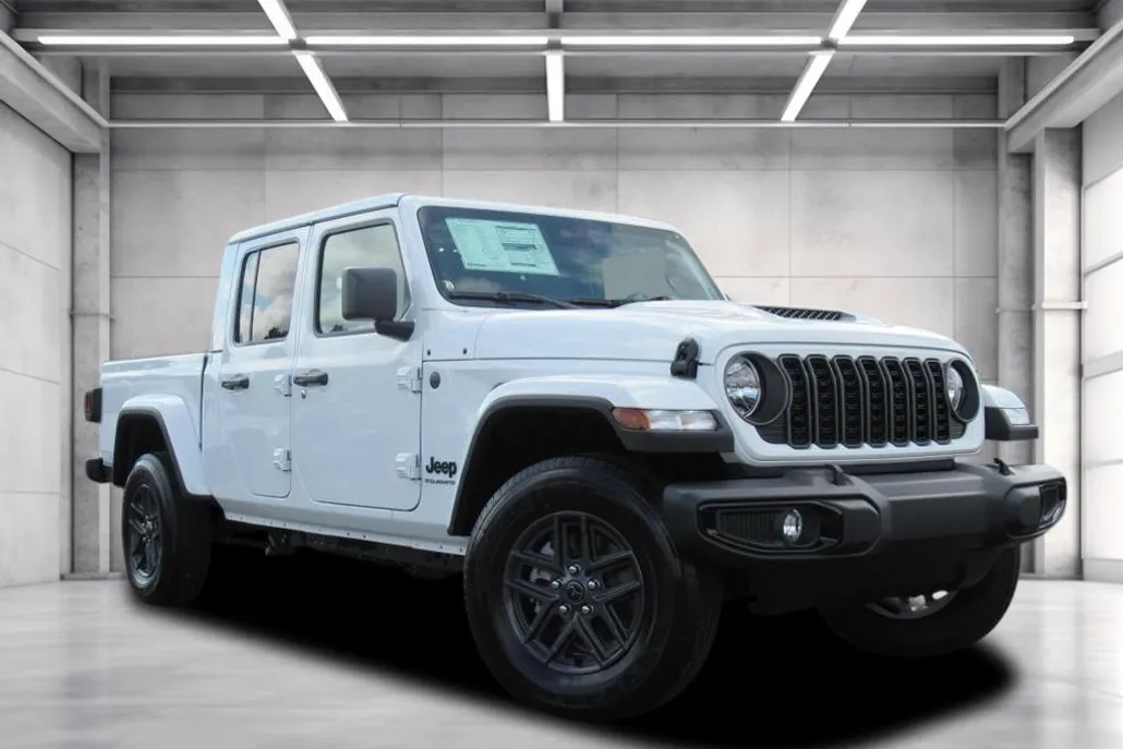 2025 Jeep Gladiator Sport S photo 1