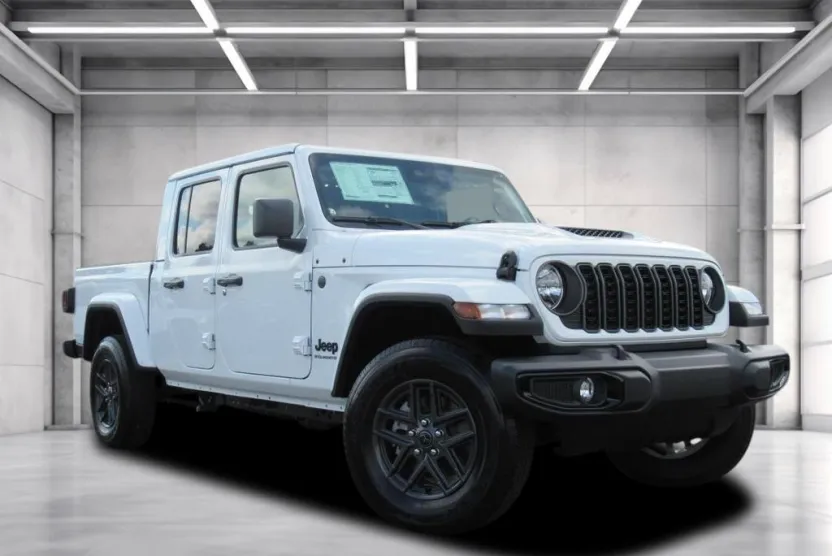 2025 Jeep Gladiator Sport S photo 1
