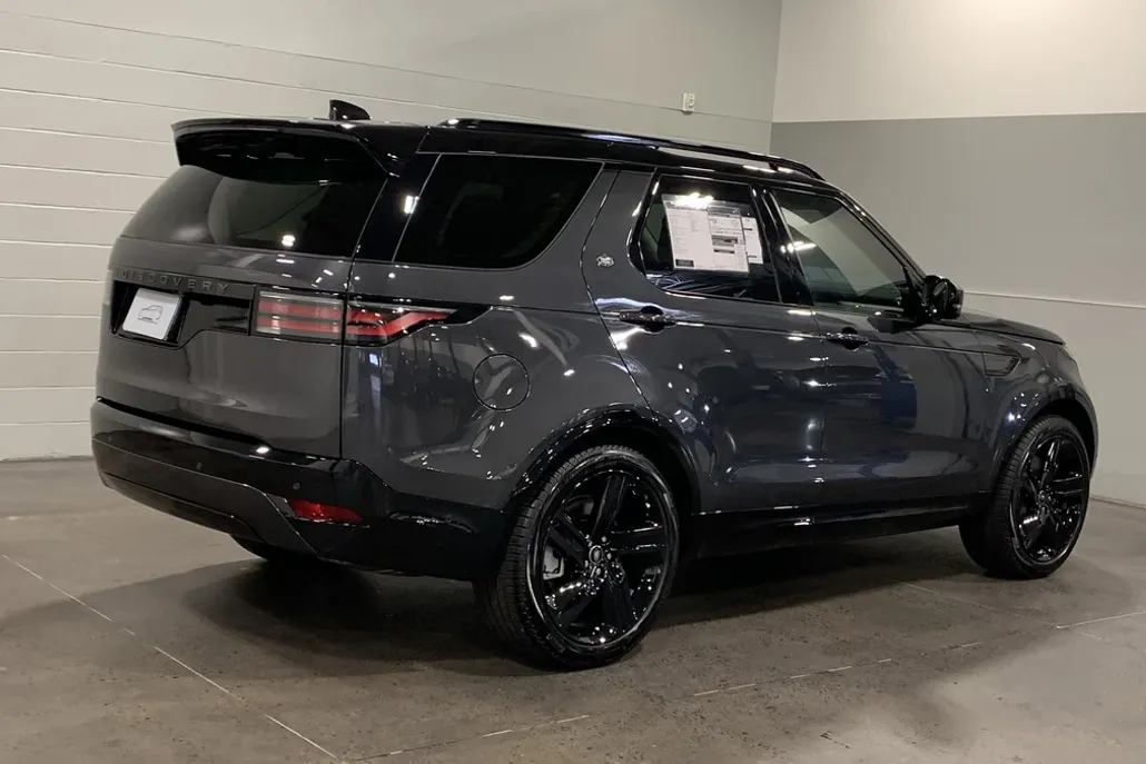 2025 Land Rover Discovery SE photo 1