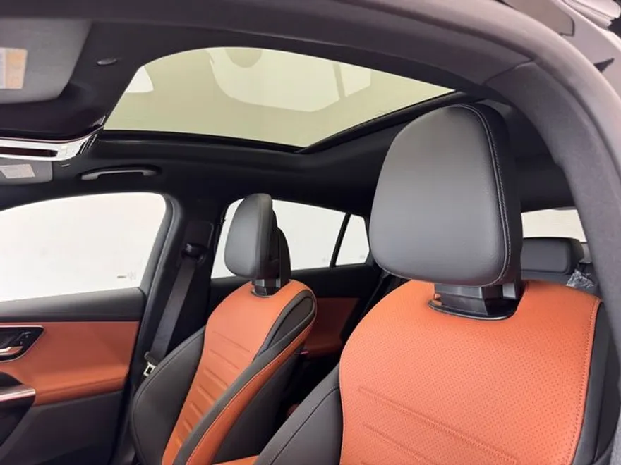 2026 Mercedes Benz GLC 300 4MATIC photo 1