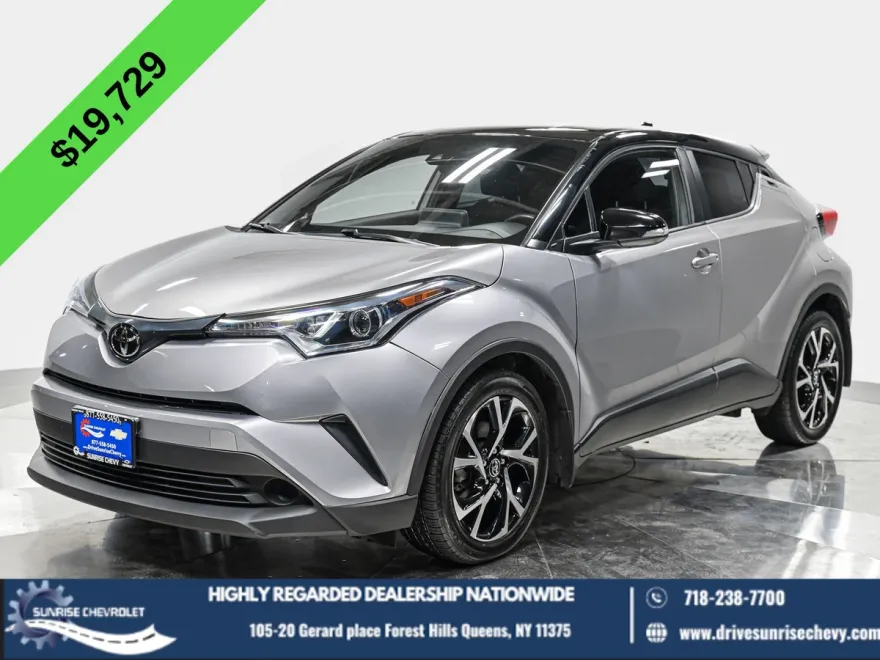 2019 Toyota C-HR LE photo 1