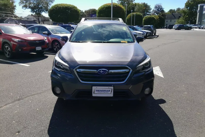 2018 Subaru Outback 2.5i Limited photo 1
