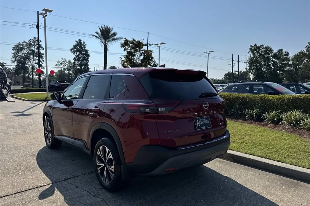 2023 Nissan Rogue SV photo 1