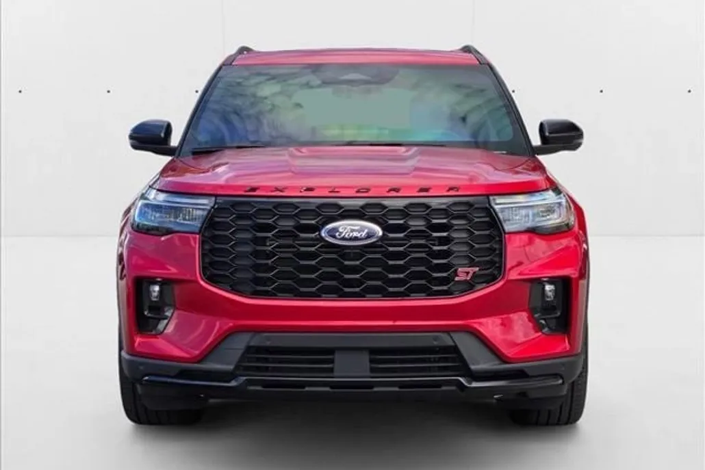 2025 Ford Explorer ST photo 1