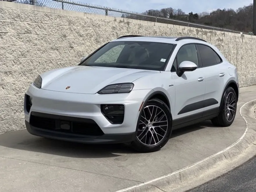 2025 Porsche Macan Electric 4 photo 1