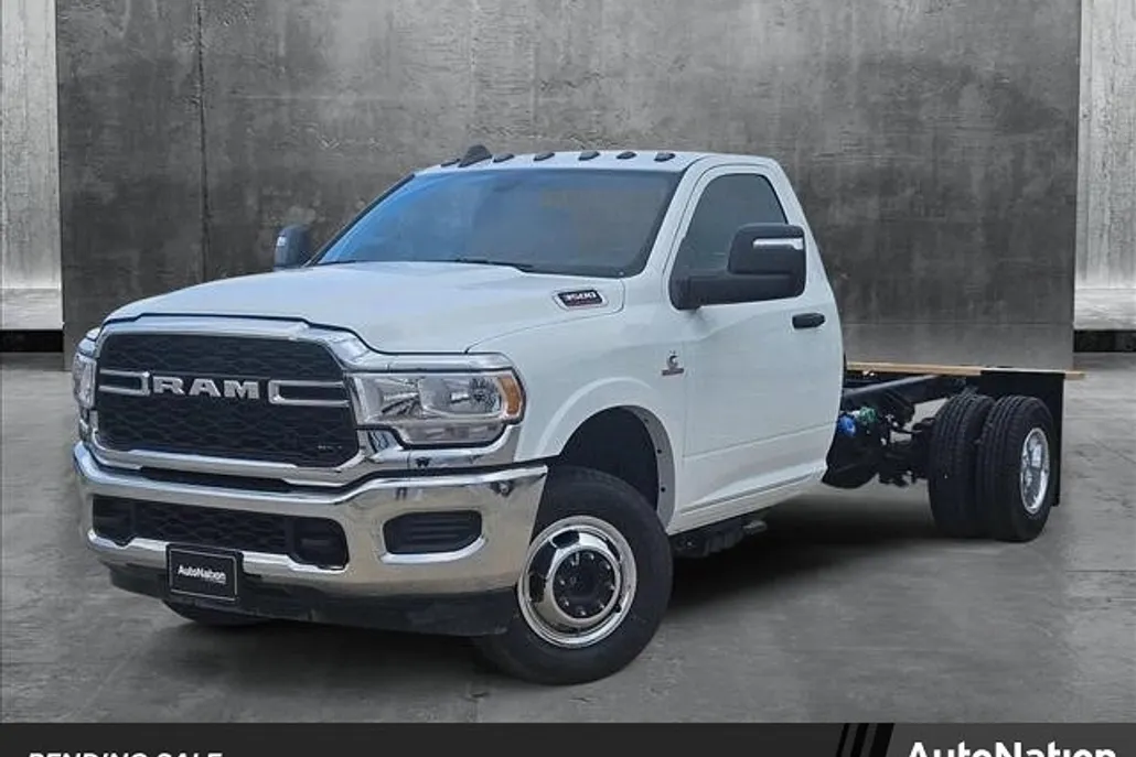 2024 Ram 3500 Tradesman photo 1
