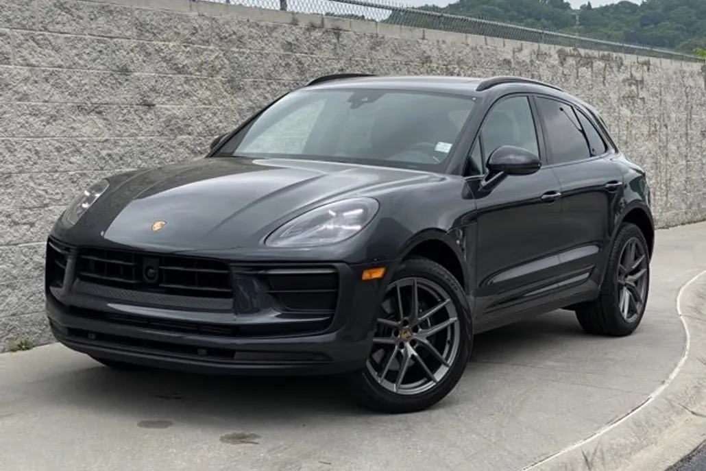 2025 Porsche Macan S photo 1
