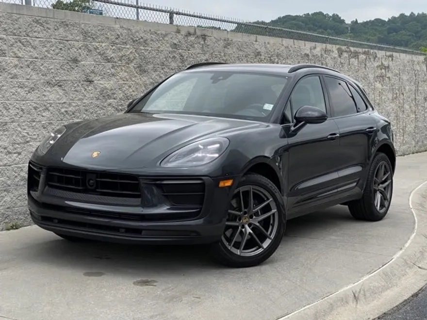 2025 Porsche Macan S photo 1
