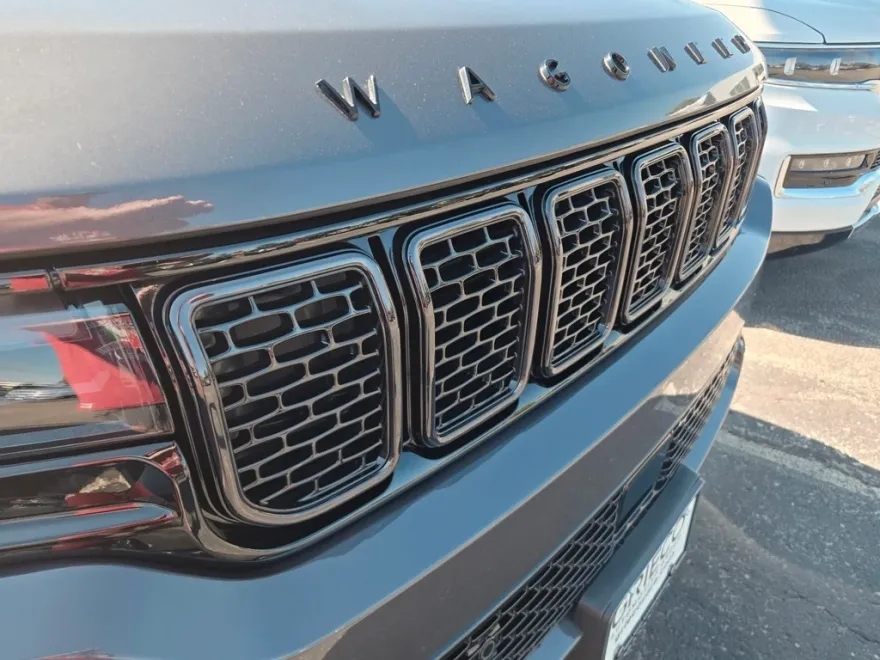 2025 Jeep Wagoneer Series II photo 1