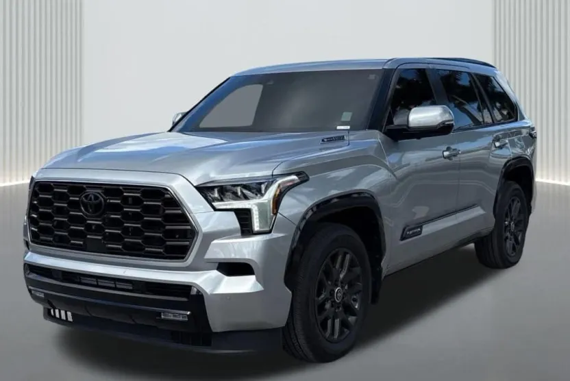 2024 Toyota Sequoia SR5 photo 1