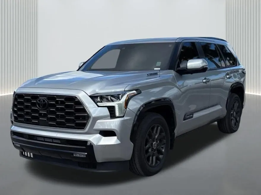 2024 Toyota Sequoia SR5 photo 1