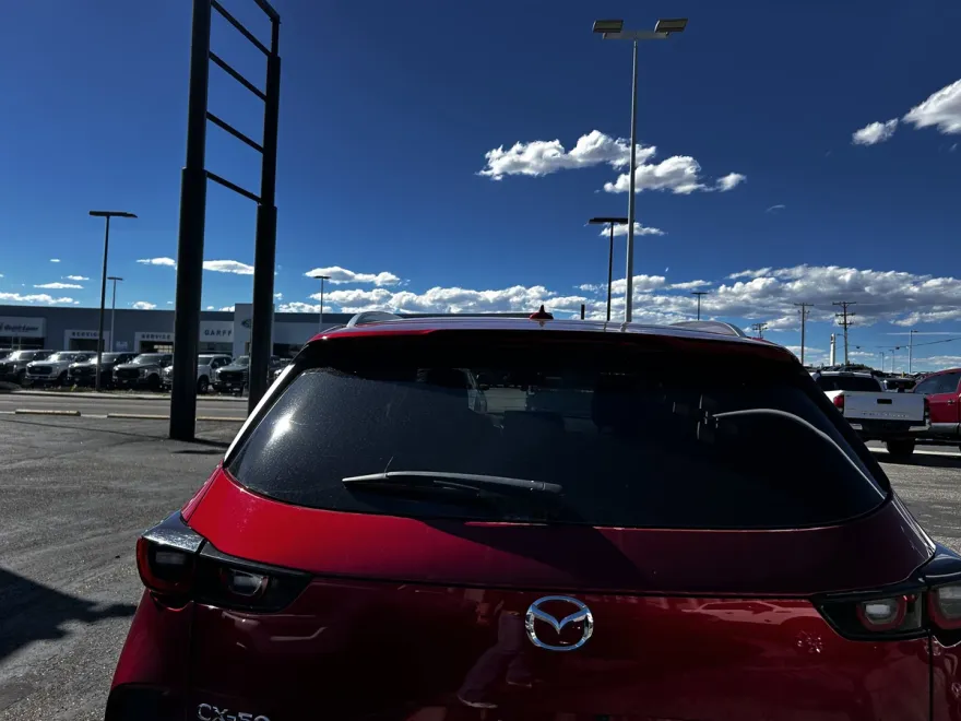 2024 Mazda CX-50 2.5 S Premium photo 1