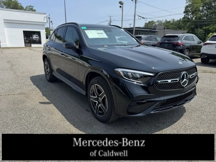 2025 Mercedes Benz GLC 300 4MATIC photo 1