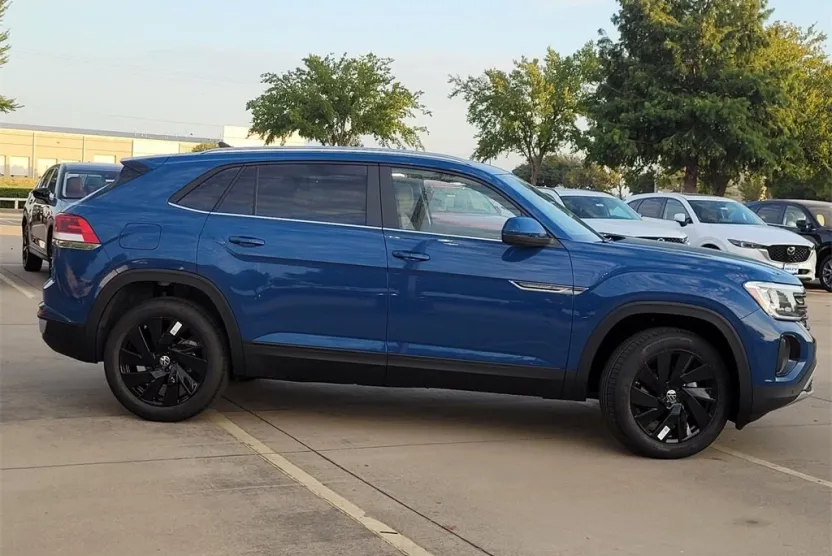 2026 Volkswagen Atlas Cross Sport SE Technology photo 1