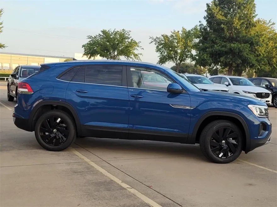 2026 Volkswagen Atlas Cross Sport SE Technology photo 1