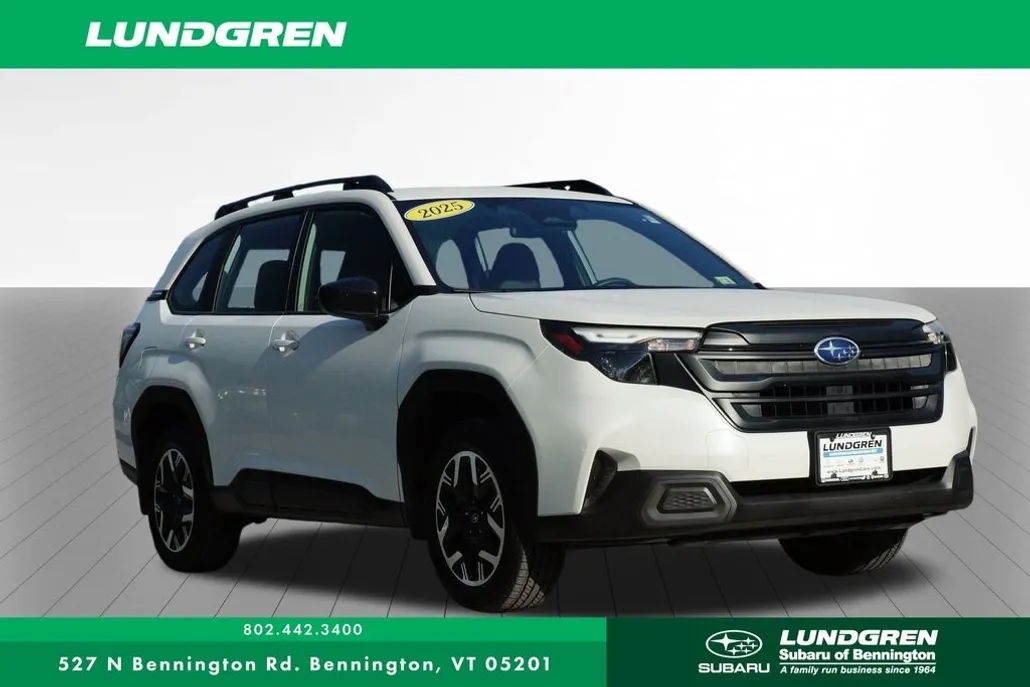 2025 Subaru Forester Base photo 1