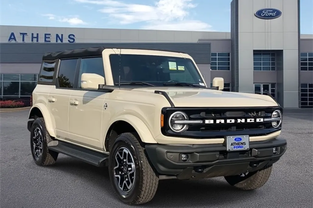 2025 Ford Bronco Outer Banks photo 1