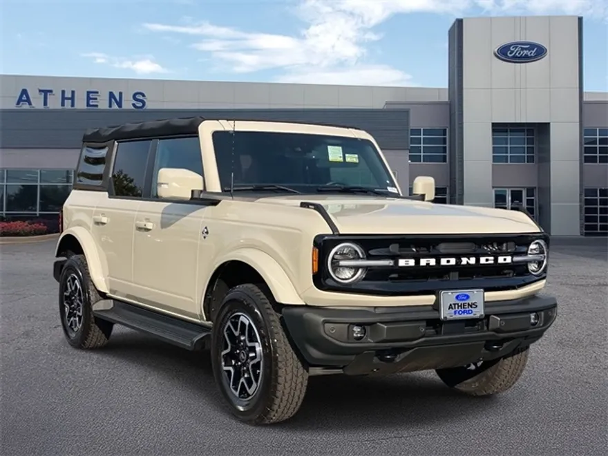 2025 Ford Bronco Outer Banks photo 1