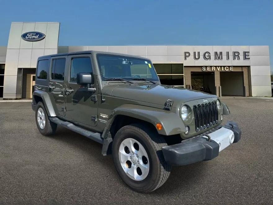 2015 Jeep Wrangler Unlimited Sahara photo 1