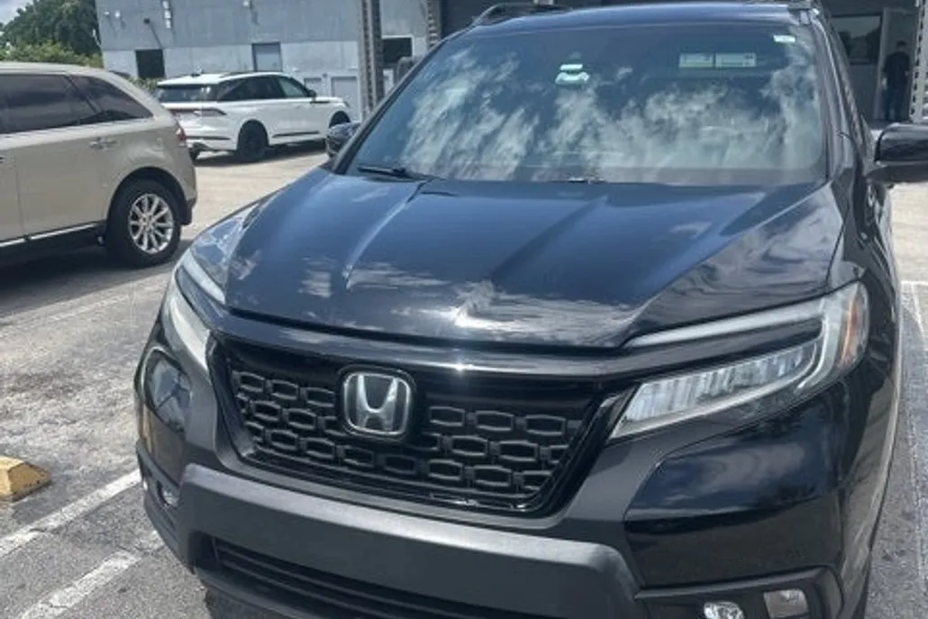 2019 Honda Passport Touring photo 1