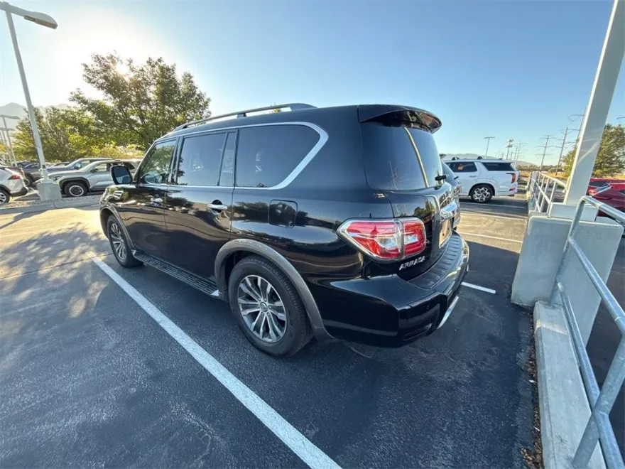 2020 Nissan Armada SL photo 1