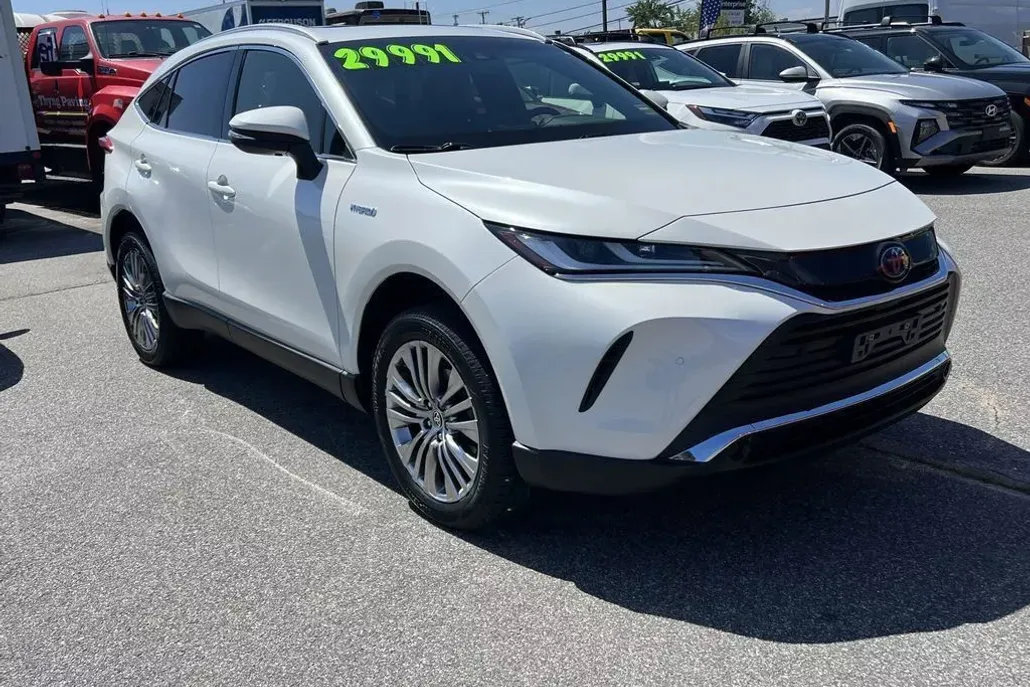 2021 Toyota Venza XLE photo 1