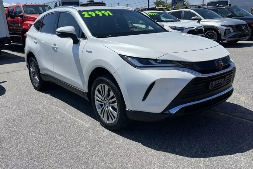 2021 Toyota Venza XLE photo 1