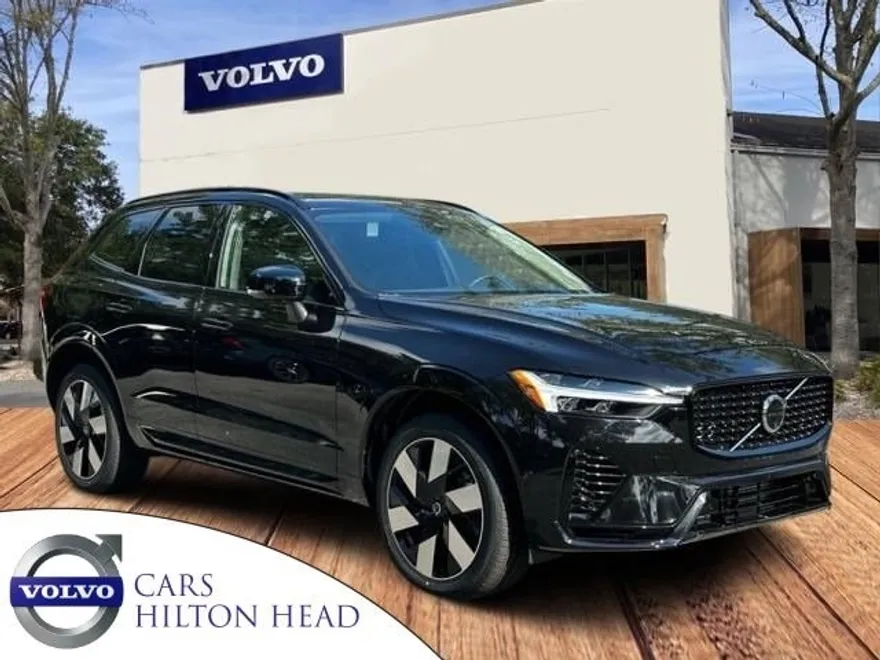 2025 Volvo XC60 T8 Plus photo 1