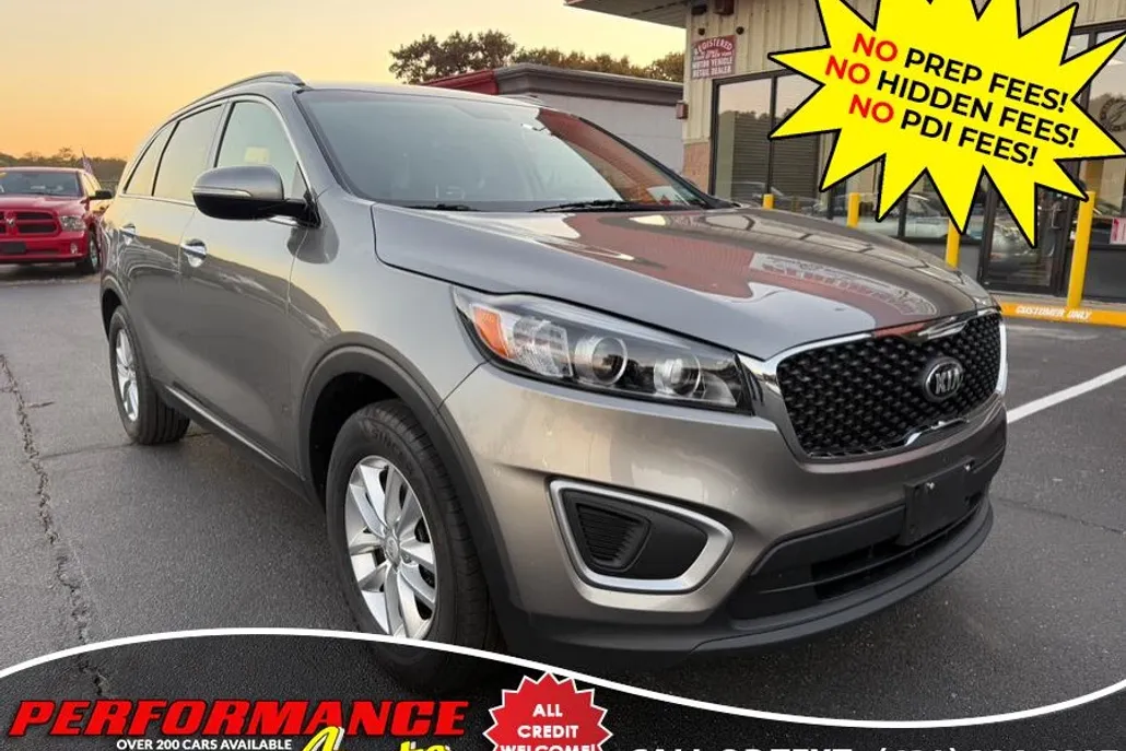 2018 Kia Sorento LX photo 1