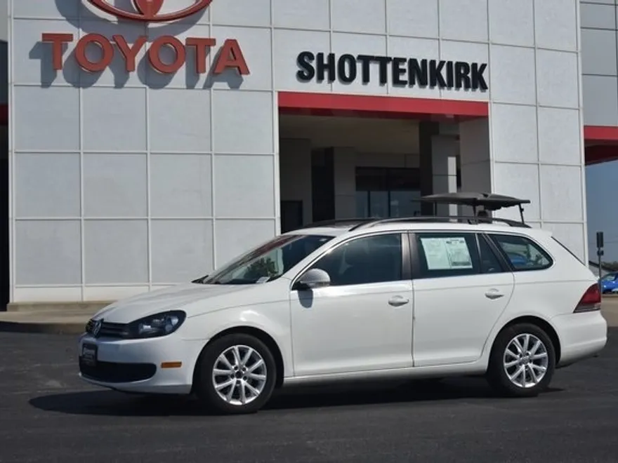 2010 Volkswagen Jetta SE photo 1