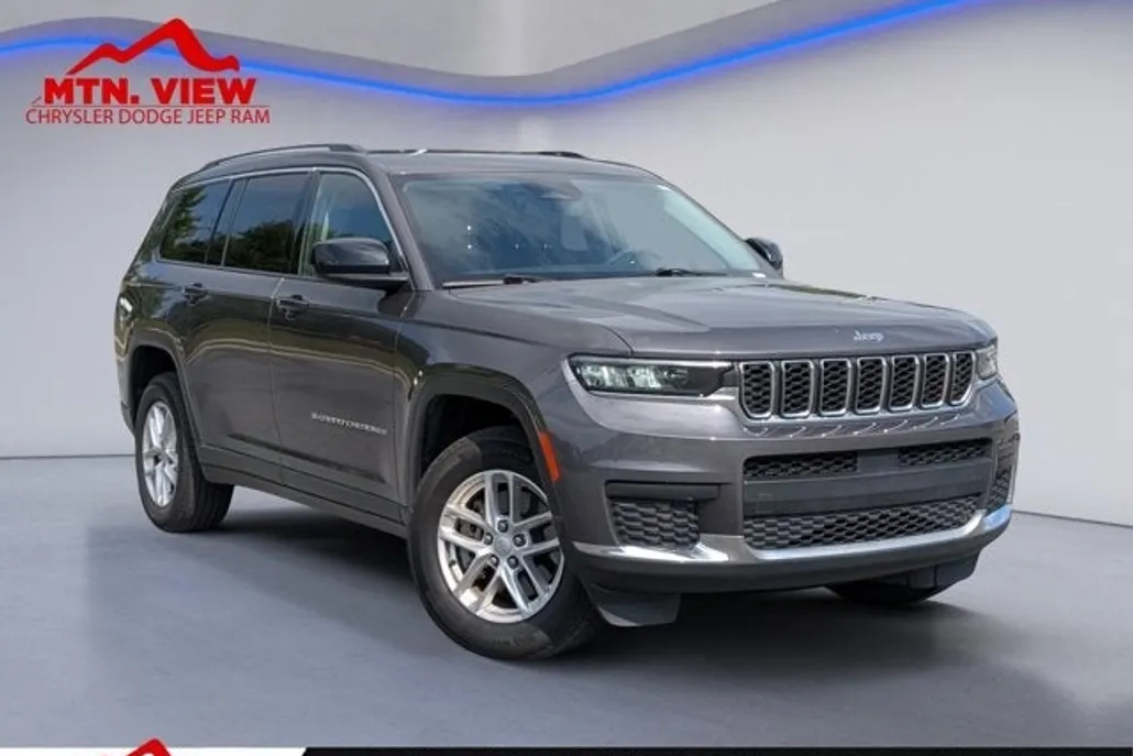 2023 Jeep Grand Cherokee Laredo photo 1