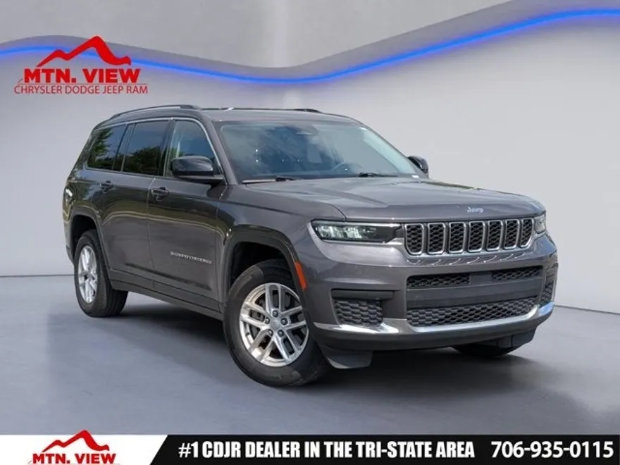 2023 Jeep Grand Cherokee Laredo photo 1