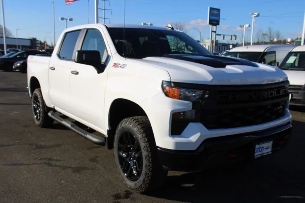 2025 Chevrolet Silverado 1500 Custom Trail Boss photo 1