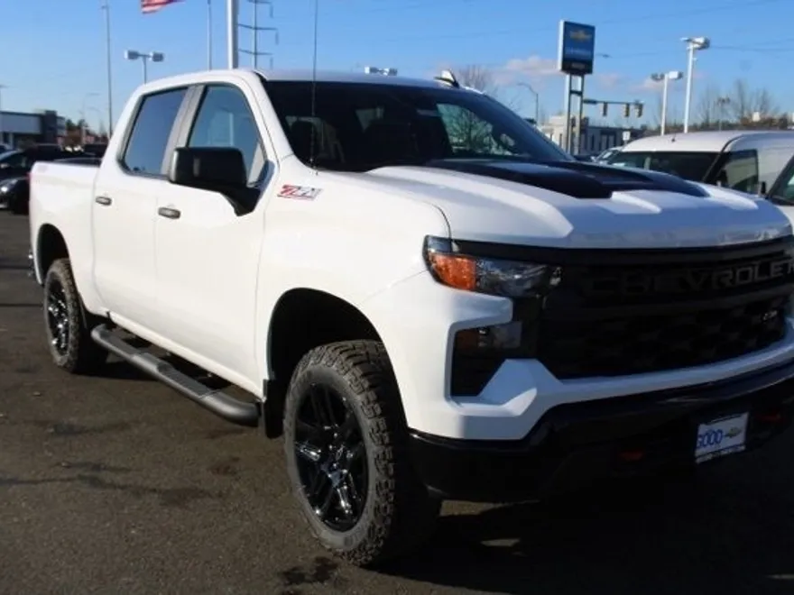 2025 Chevrolet Silverado 1500 Custom Trail Boss photo 1