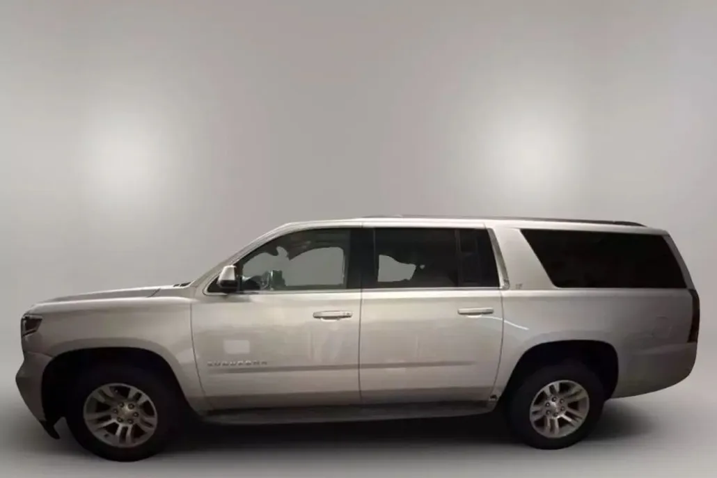 2015 Chevrolet Suburban LT photo 1